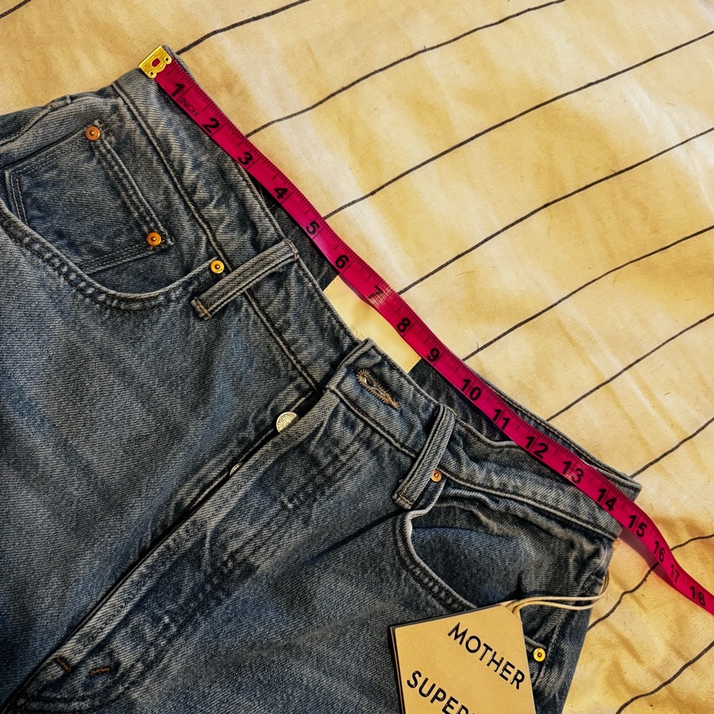 MOTHER Superior The Fangirl Button Skimp Jeans - Picture 12 of 12